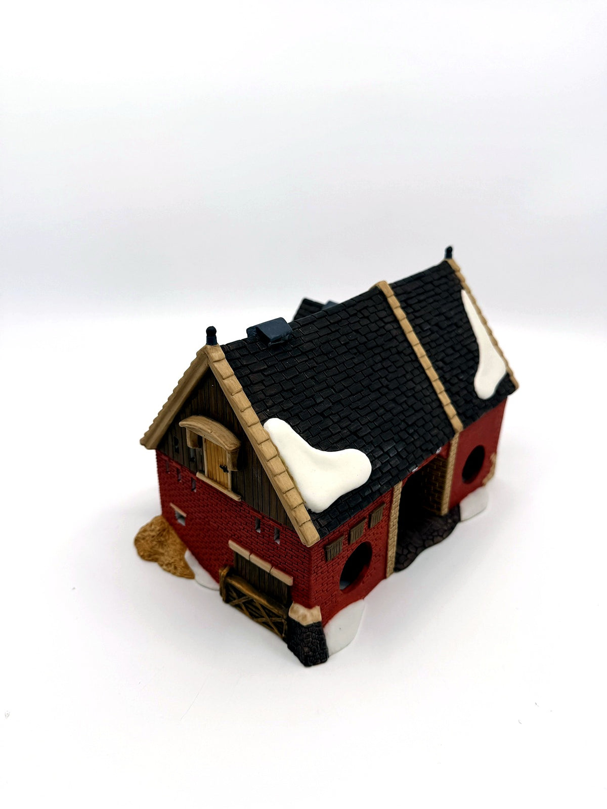 Department 56 Dickens' Village Butter Tub Barn #58338 – gable end: red brick, loft door, bulb holes