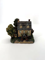 Stonebrooke Inn - front view, full base