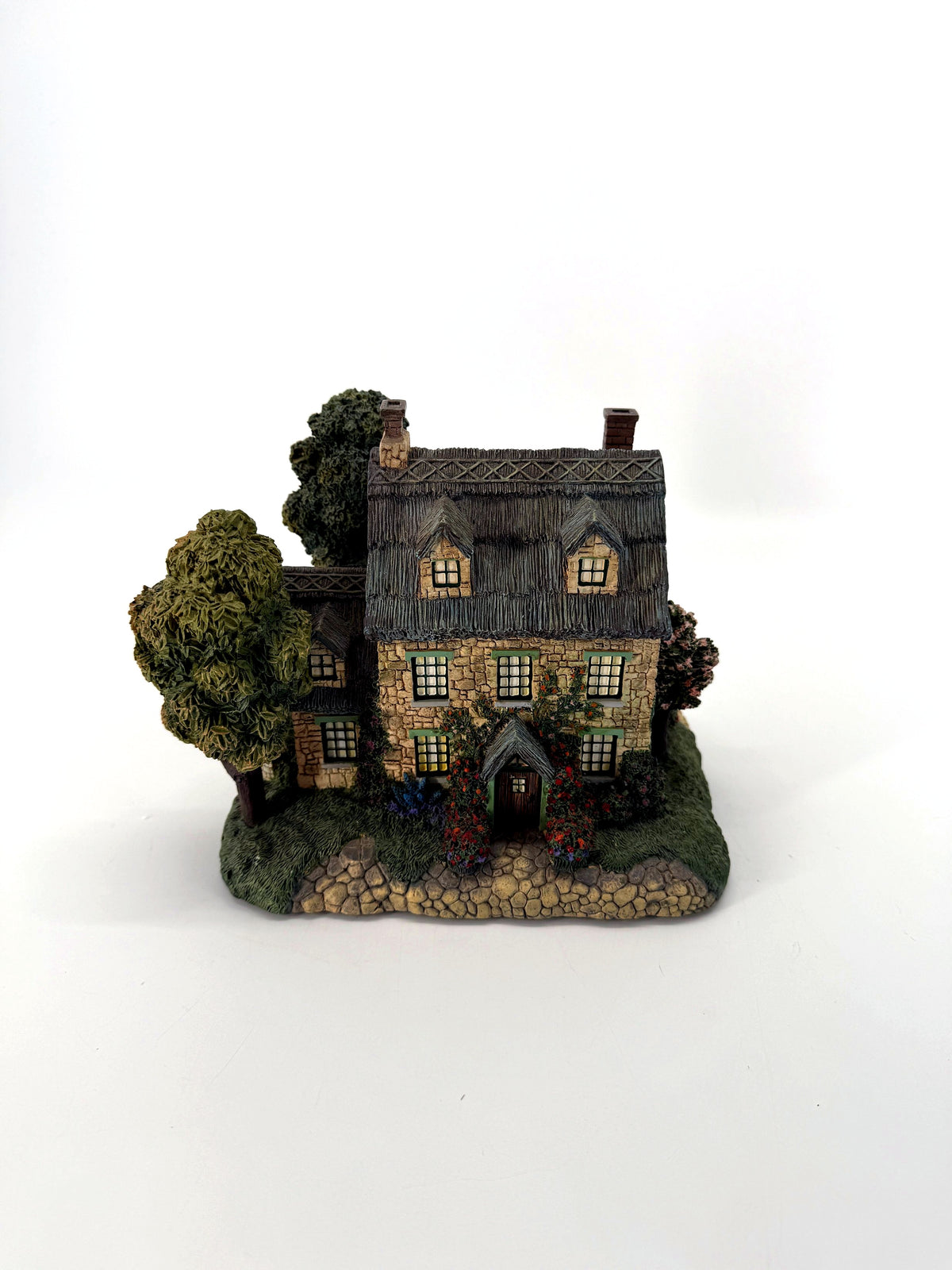 Stonebrooke Inn - front view, full base
