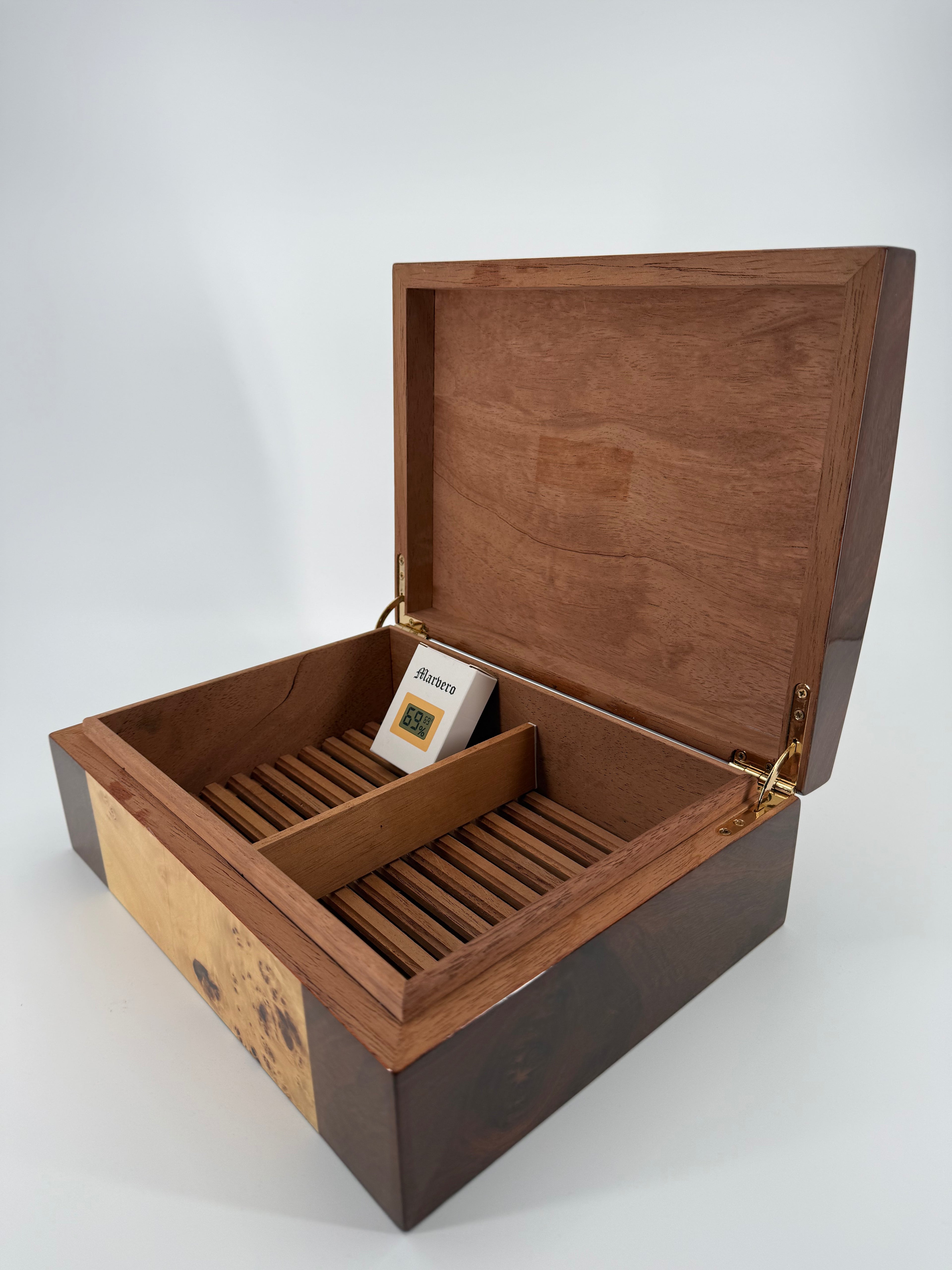 High-Gloss Wood Desktop Cigar Humidor – 11.5" – Distinctive Figured Finish