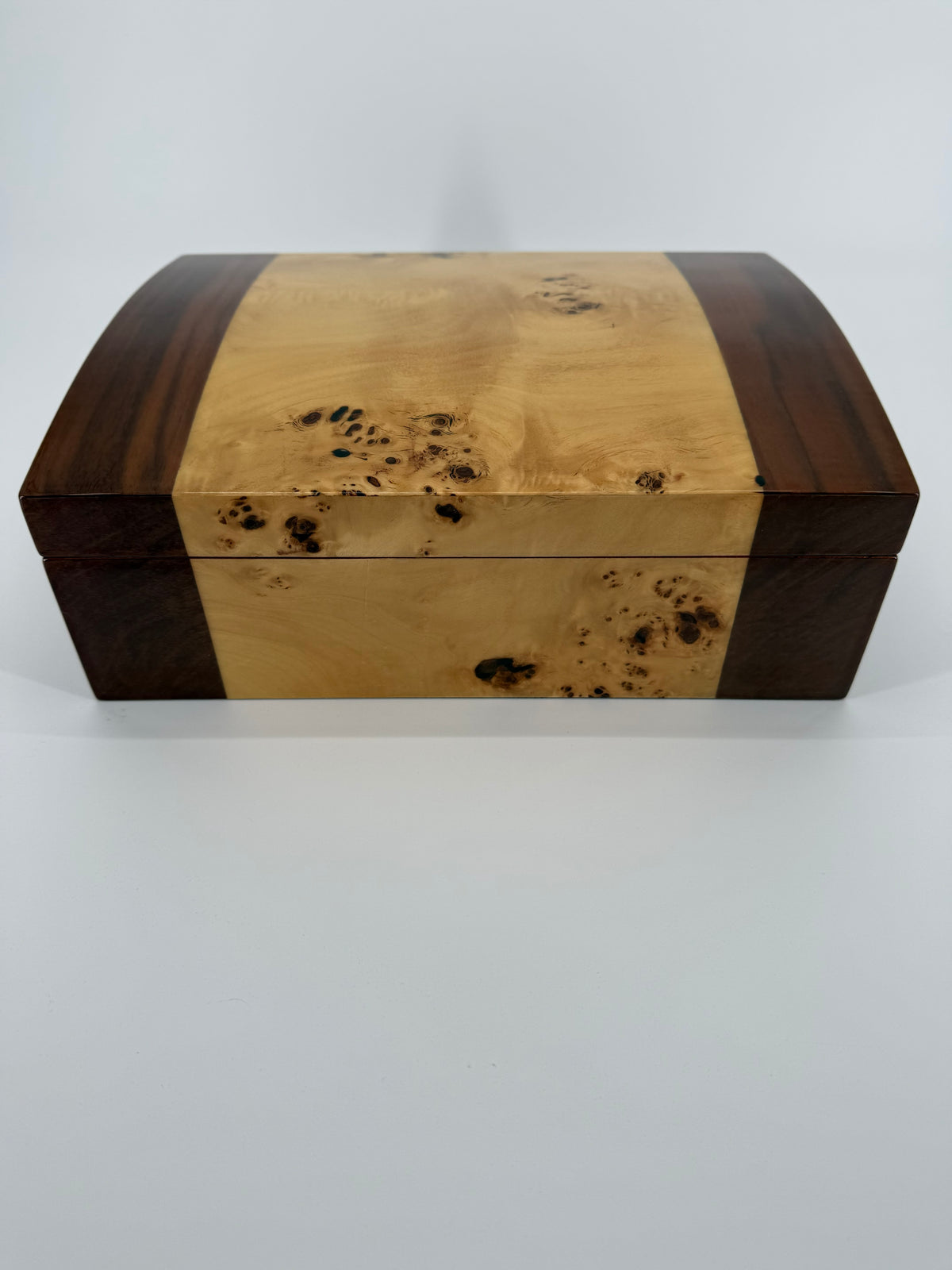 High-Gloss Wood Desktop Cigar Humidor – 11.5" – Distinctive Figured Finish