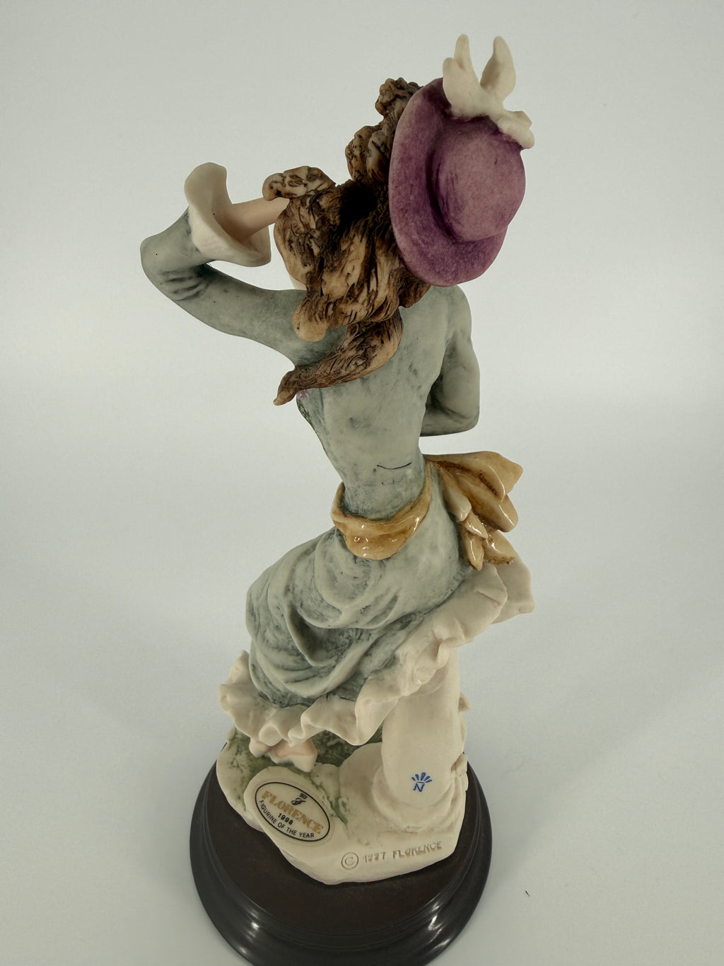 Giuseppe Armani “Violet” Figurine of the Year 1998 – 0756C – 9.5 in