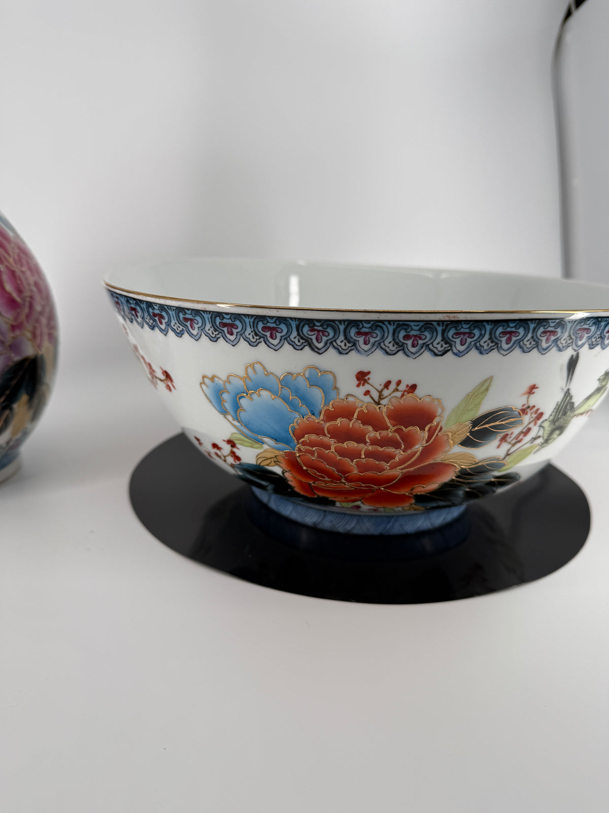 Chinese Porcelain Vase & Bowl Set – Gilt Peony Décor
