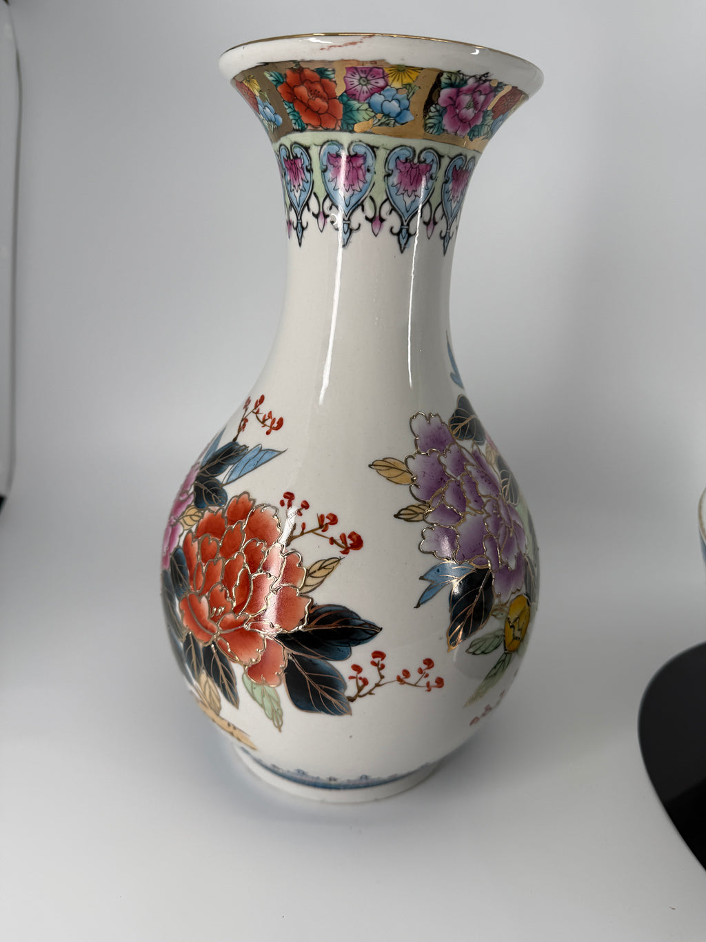Chinese Porcelain Vase & Bowl Set – Gilt Peony Décor