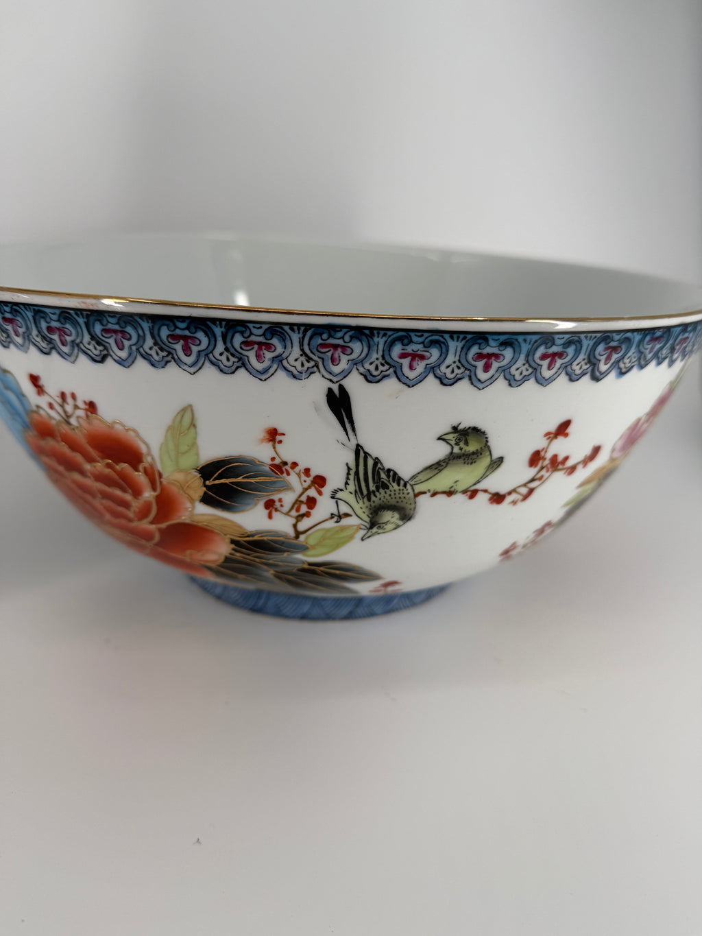 Chinese Porcelain Vase & Bowl Set – Gilt Peony Décor