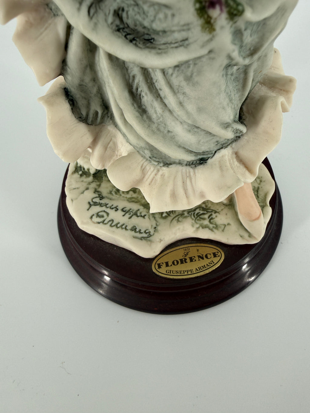 Giuseppe Armani “Roses of May” Figurine 1405C – 10.5" – 1999
