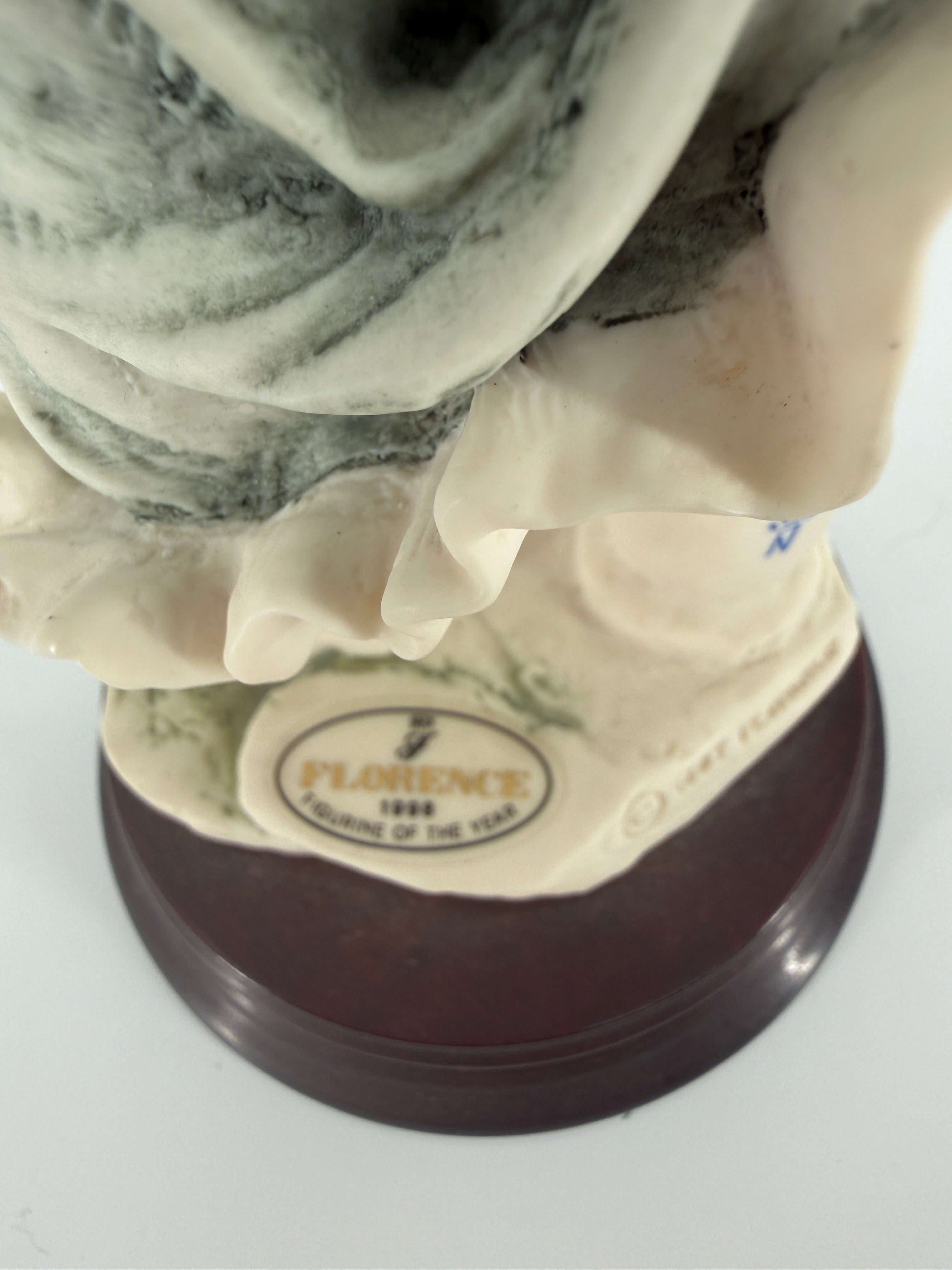 Giuseppe Armani “Roses of May” Figurine 1405C – 10.5" – 1999