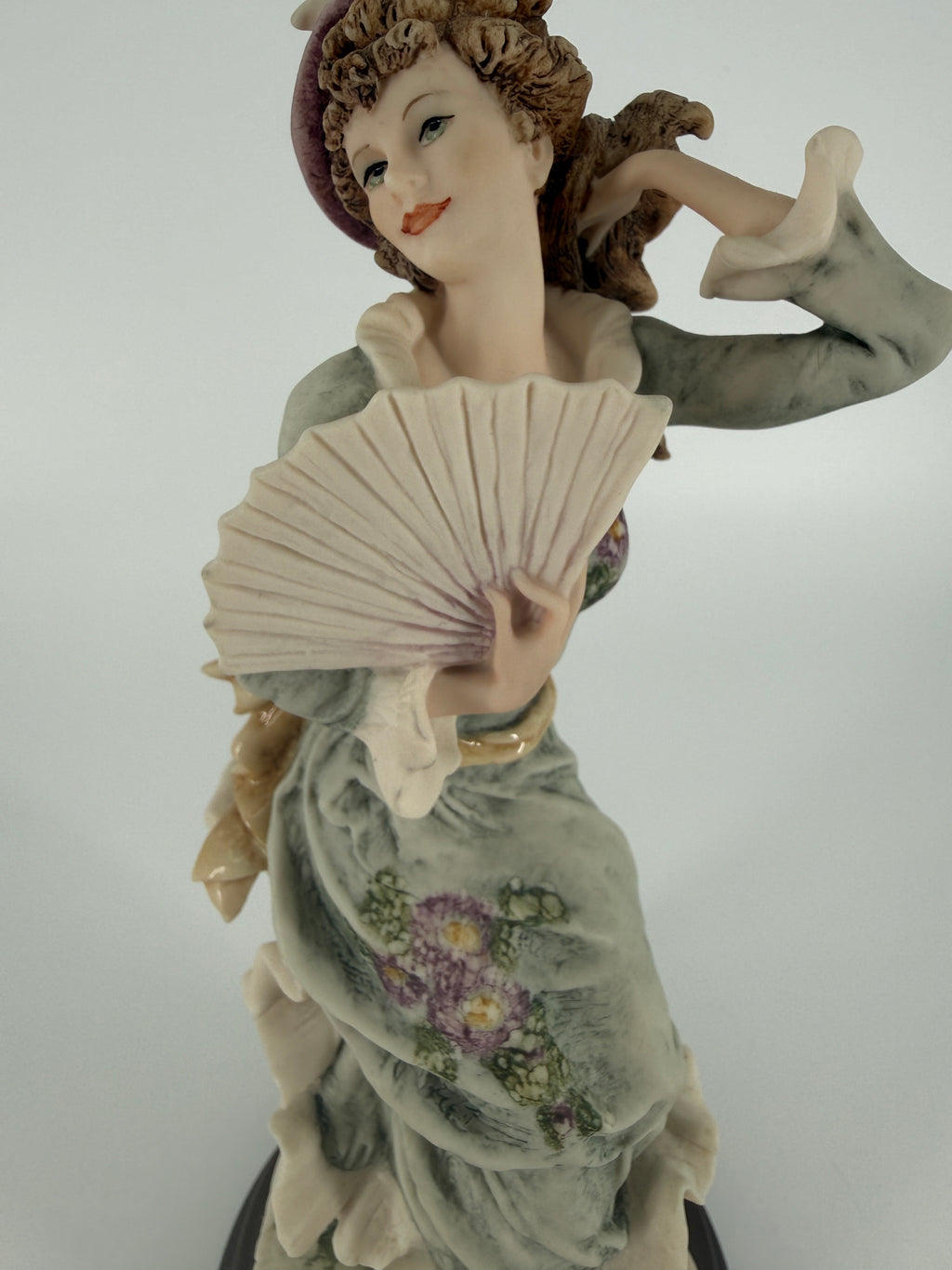 Giuseppe Armani “Roses of May” Figurine 1405C – 10.5" – 1999