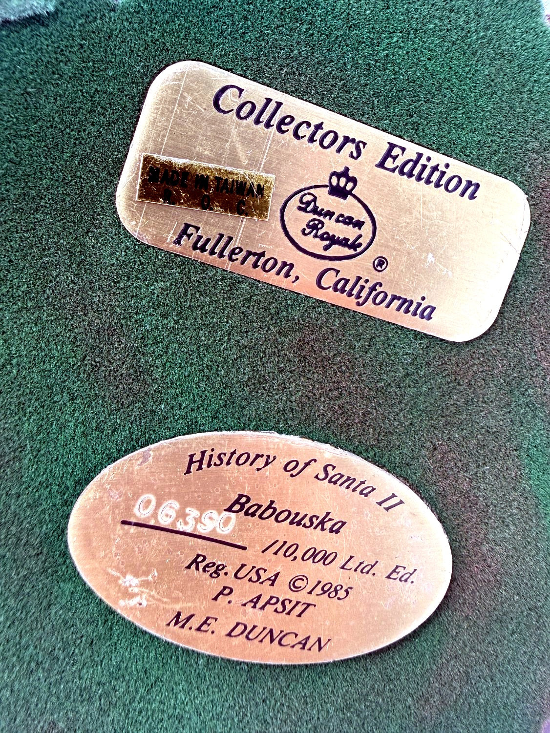 Underside plaques: Collectors Edition and History of Santa II Babouska, 06390 of 10,000 Ltd. Ed., copyright 1985 P. Apsit / M. E. Duncan, Made in Taiwan R.O.C. (enhanced)