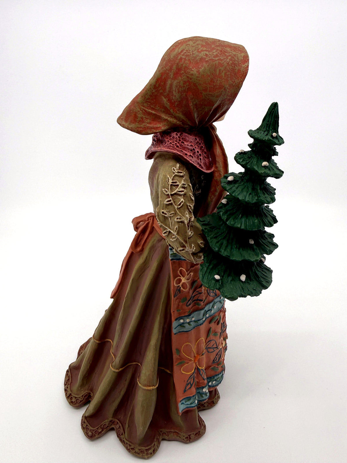 Babouska right side view, bonnet profile (enhanced)