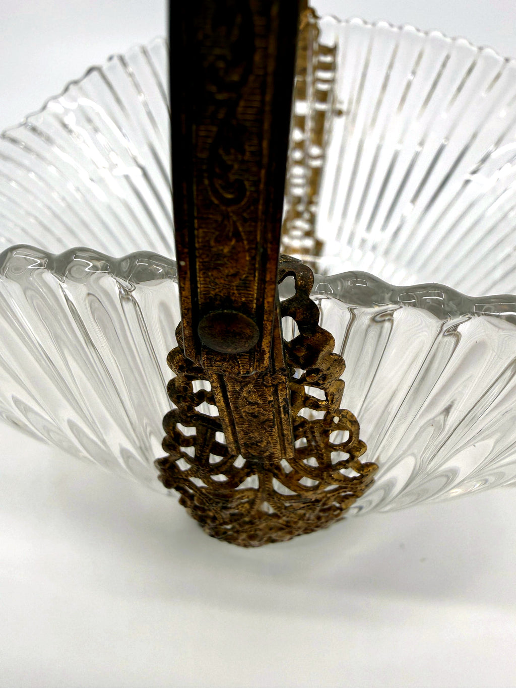 Close-up: handle mount and scalloped rim (enhanced)