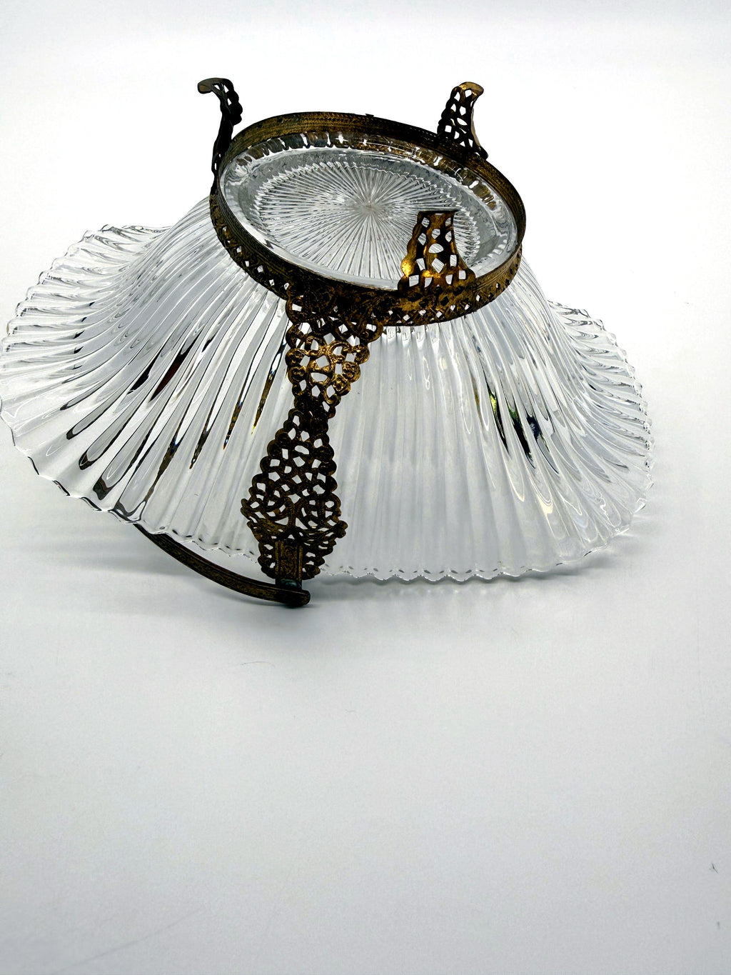 Underside view: base ring and feet from below (enhanced)