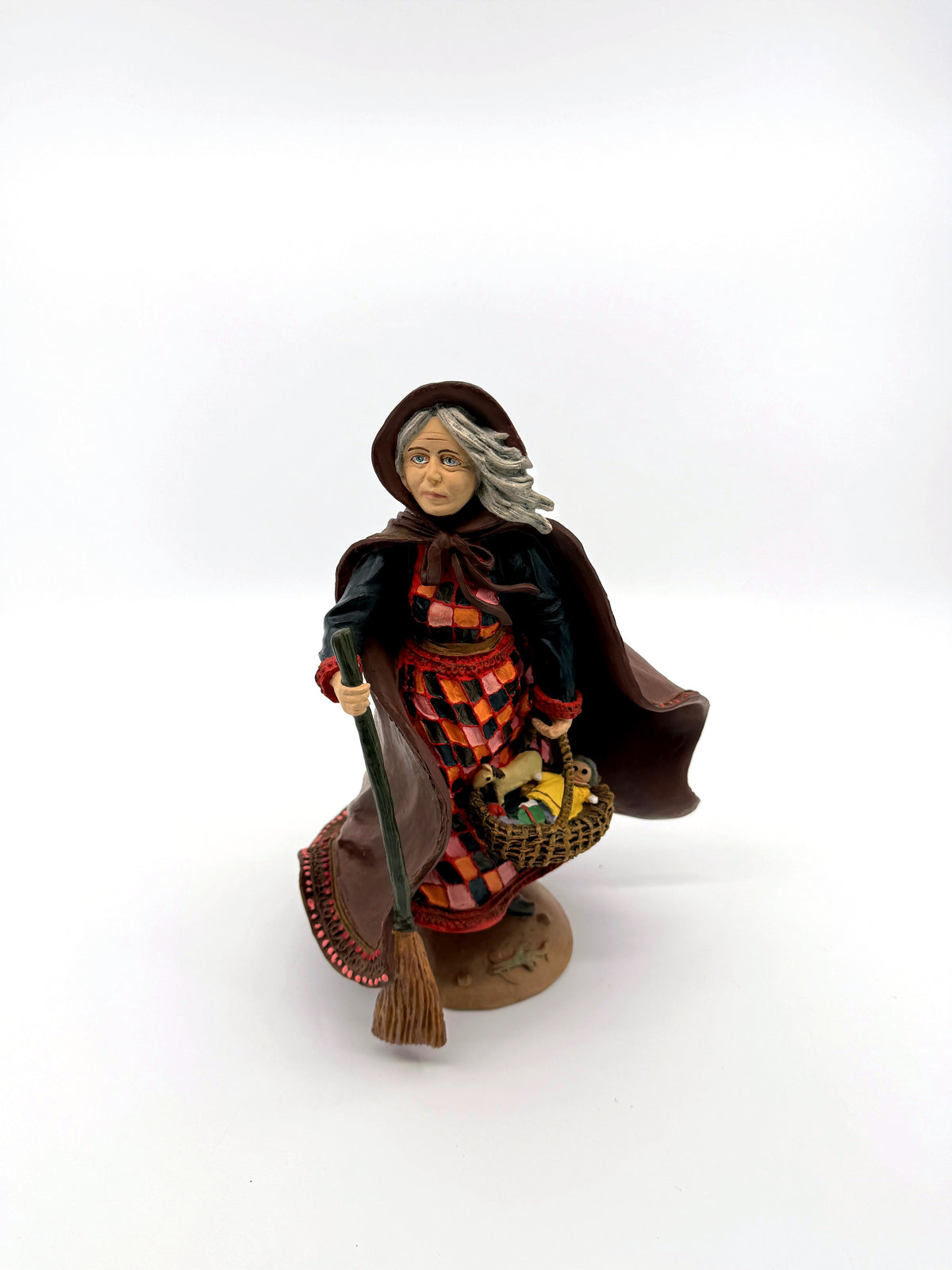 Befana full front view (enhanced)