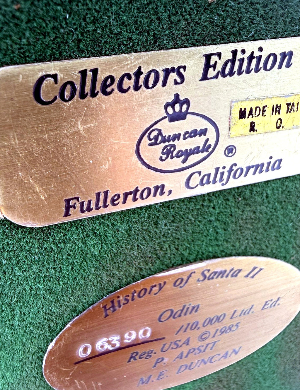Detail: Duncan Royale base plates, History of Santa II Odin No. 06390 (detail from seller photo)