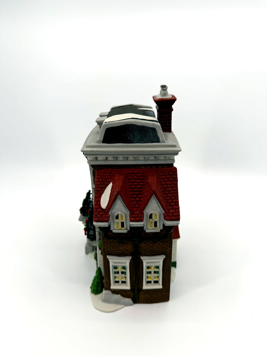 Department 56 Crown & Cricket Inn, Dickens' Village, 1992 First Edition – side view with red roof wing