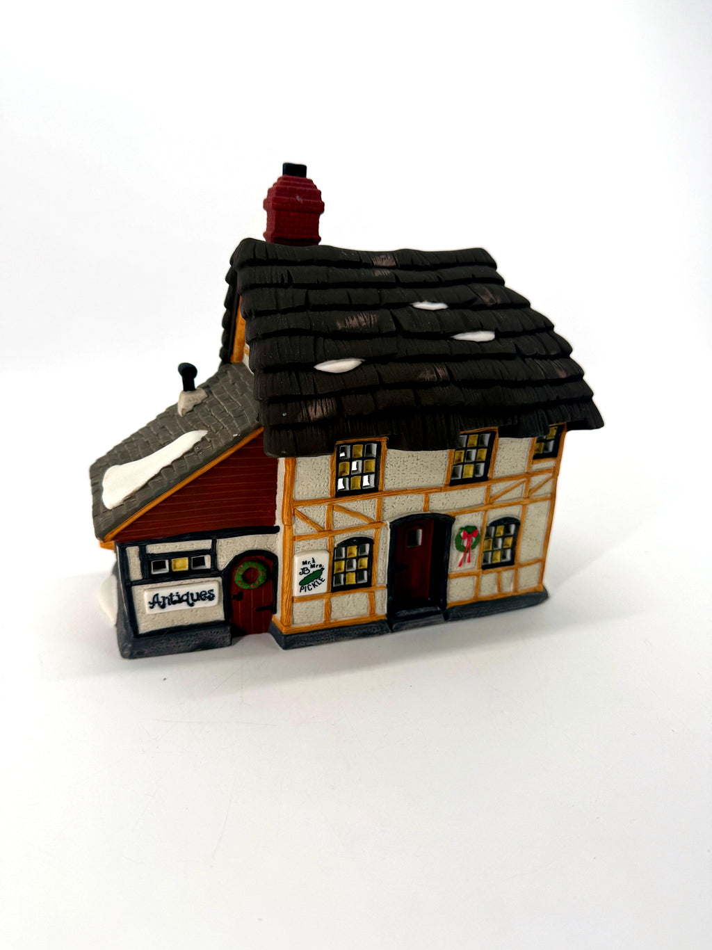 Mr. & Mrs. Pickle Cottage - front right three-quarter view