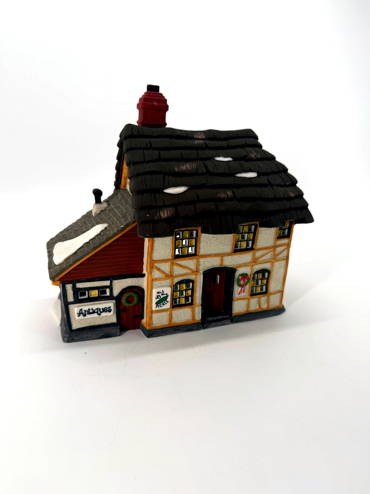 Mr. & Mrs. Pickle Cottage - front right three-quarter view