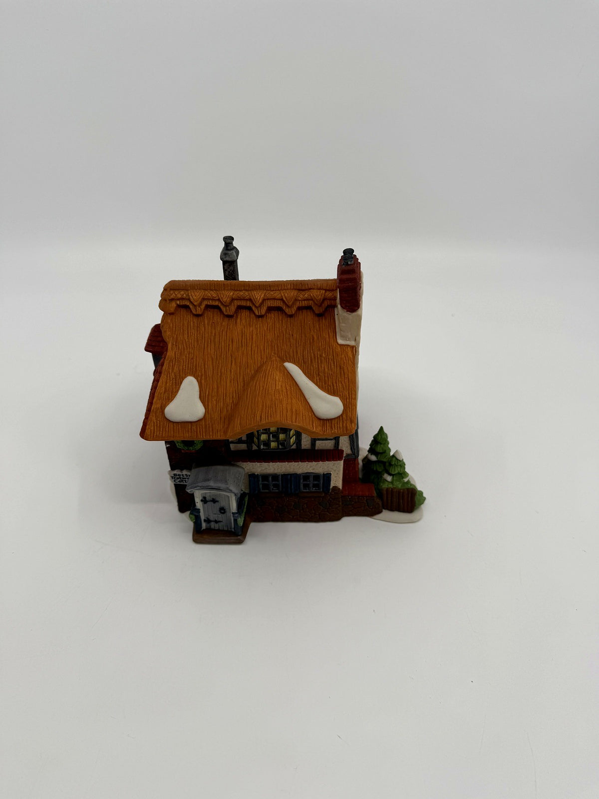 Department 56 Dickens' Village Betsy Trotwood's Cottage #5550-6, David Copperfield — front view from above