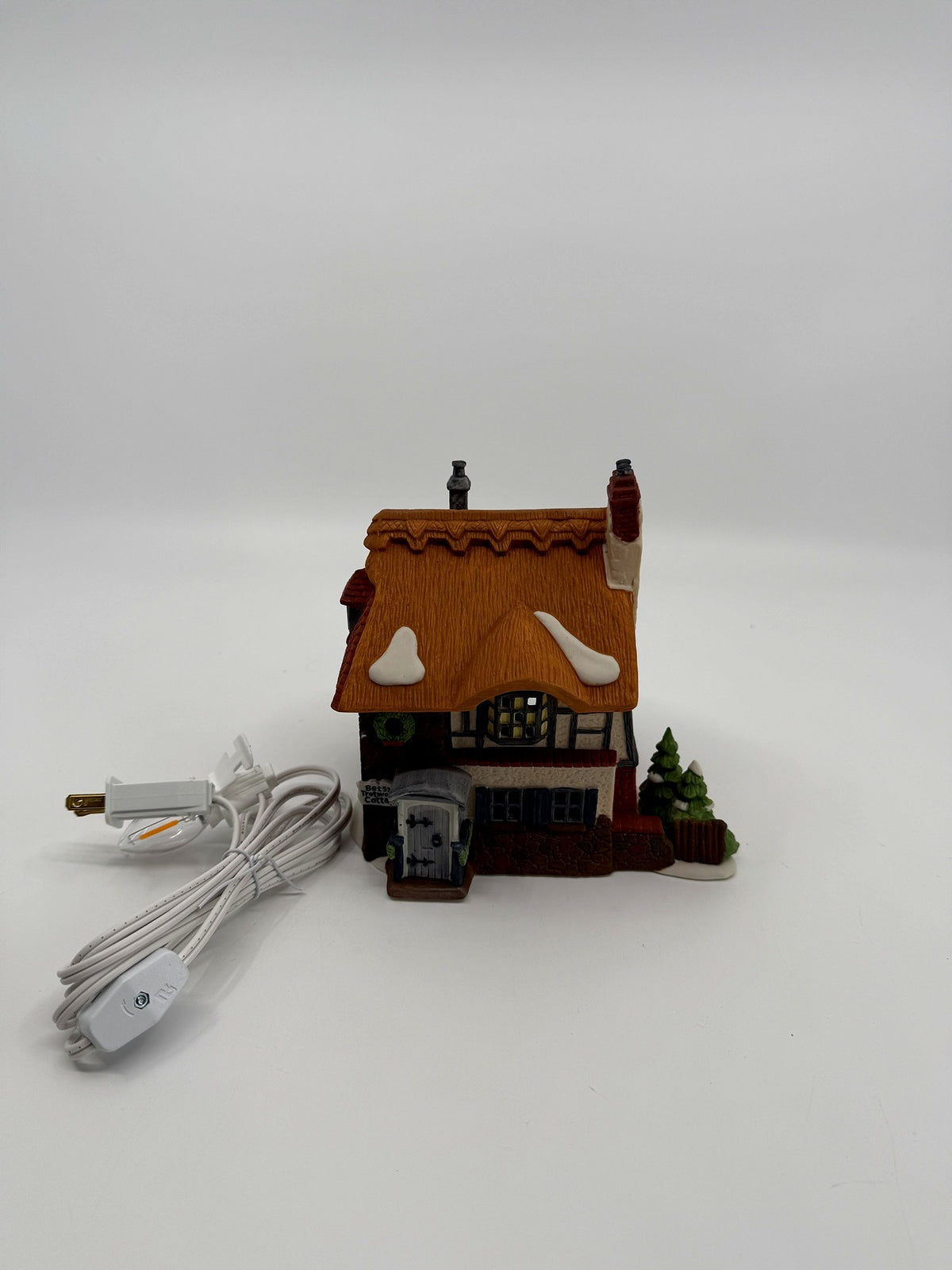 Department 56 Dickens' Village Betsy Trotwood's Cottage #5550-6, David Copperfield — front view with the new replacement light cord