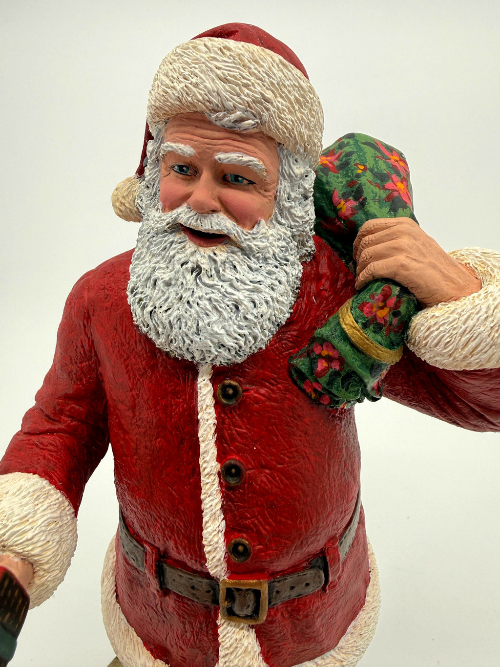 Vintage 1994 Duncan Royale Santa's Gift figurine – close-up of Santa's face and textured beard