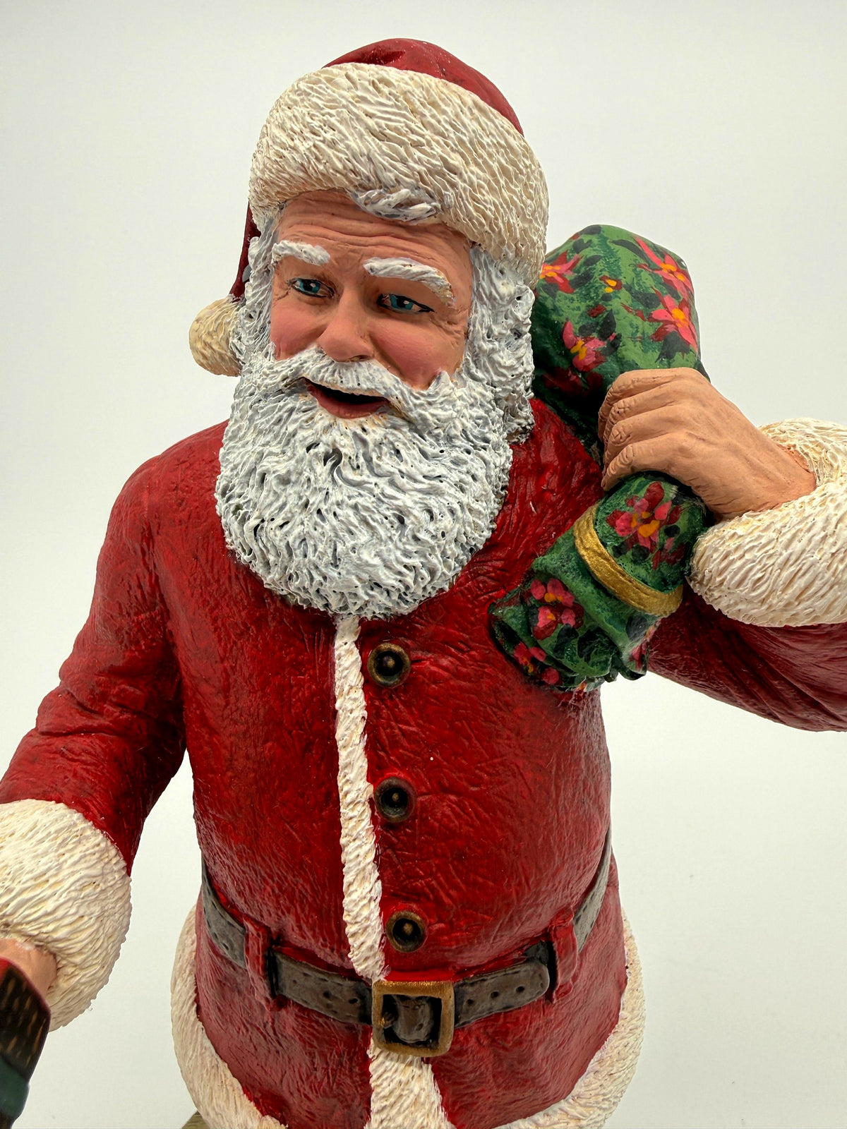 Vintage 1994 Duncan Royale Santa's Gift figurine – close-up of Santa's face and textured beard