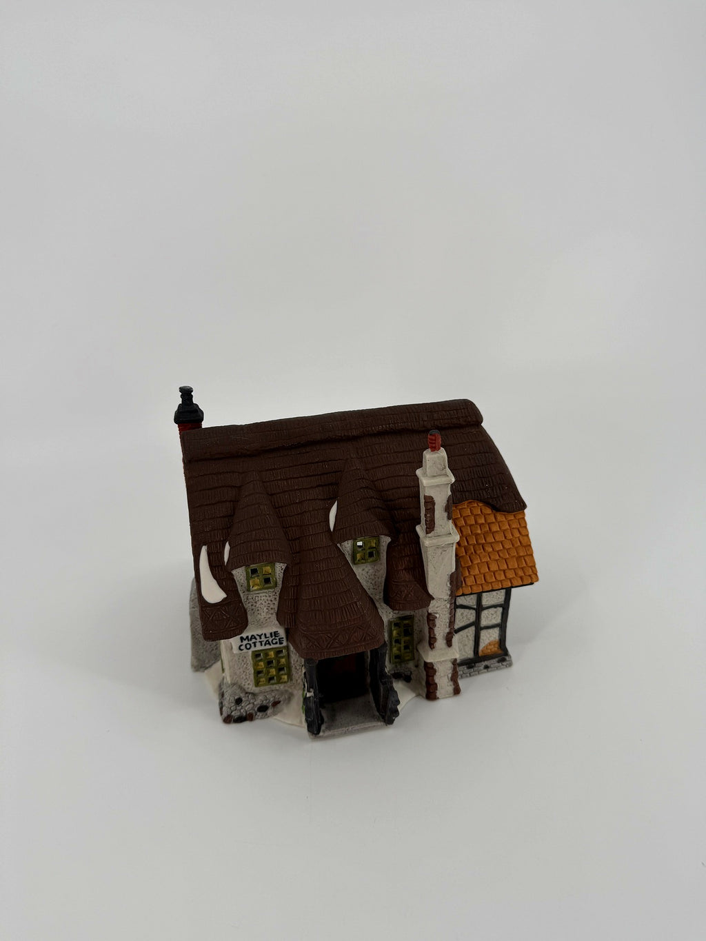 Department 56 Dickens' Village Maylie Cottage #5553-0, Oliver Twist — front view from above