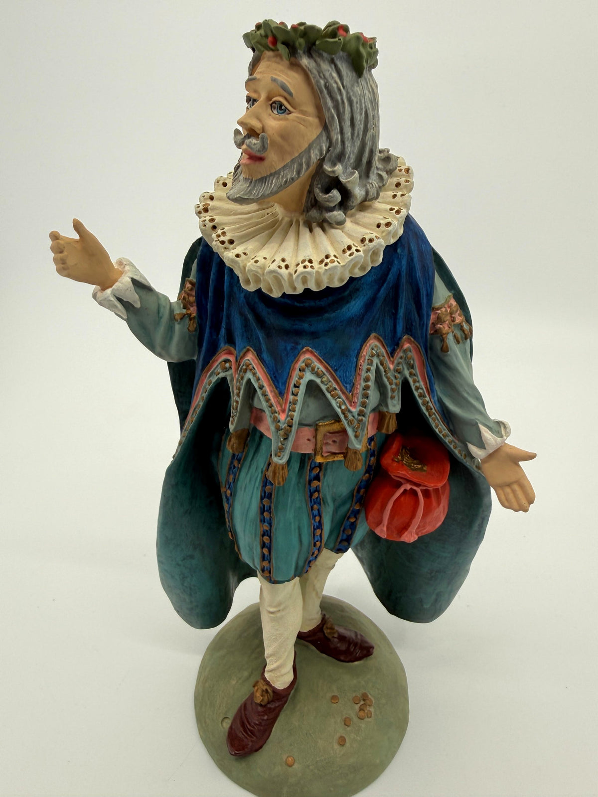 Vintage 1985 Duncan Royale Sir Christmas figurine – front view without the staff, full figure on the sage-green base