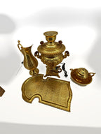 Complete set from a high angle – tray flat in front