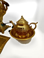 Teapot close-up – resting in the bowl