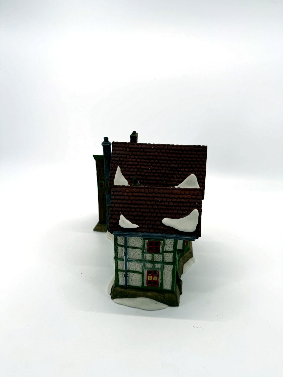 Department 56 Dickens' Village Hembleton Pewterer 1992 #5800-9 – side view showing the shingled roofs and timber-framed end wall
