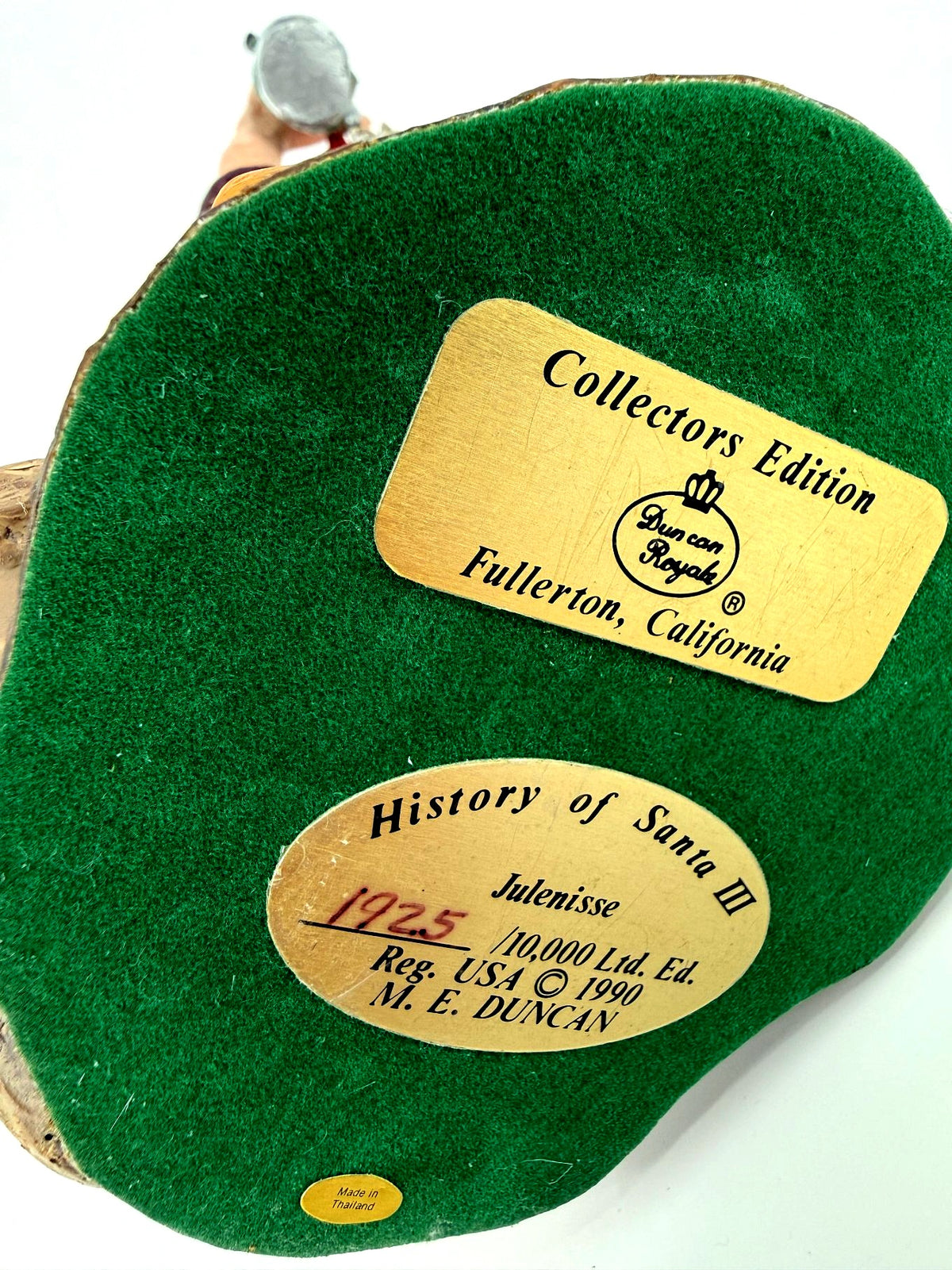 Underside labels: Collectors Edition Duncan Royale plaque and History of Santa III Julenisse No. 1925 of 10,000, copyright 1990