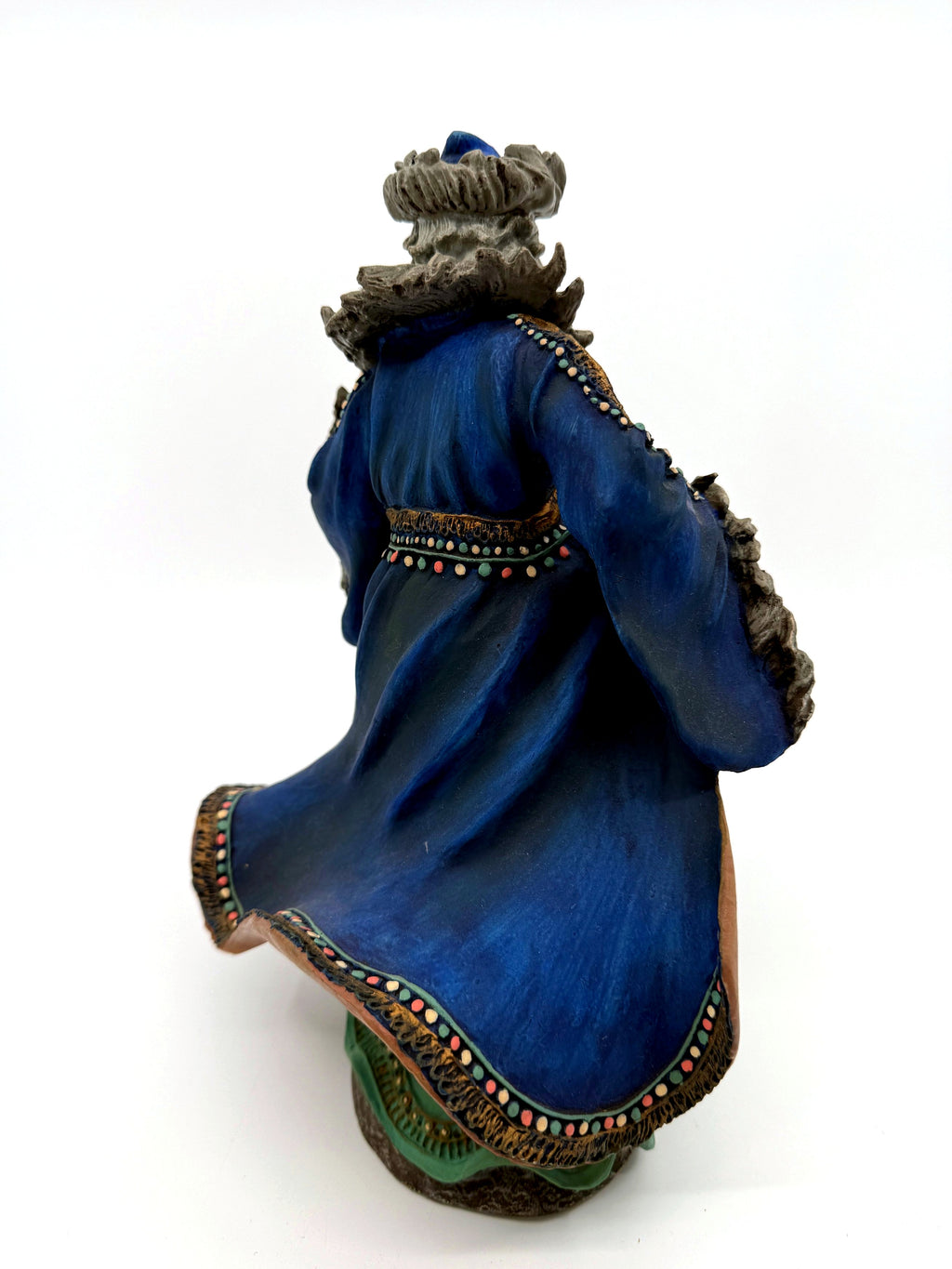 Mongolian Santa back-right three-quarter view (enhanced)