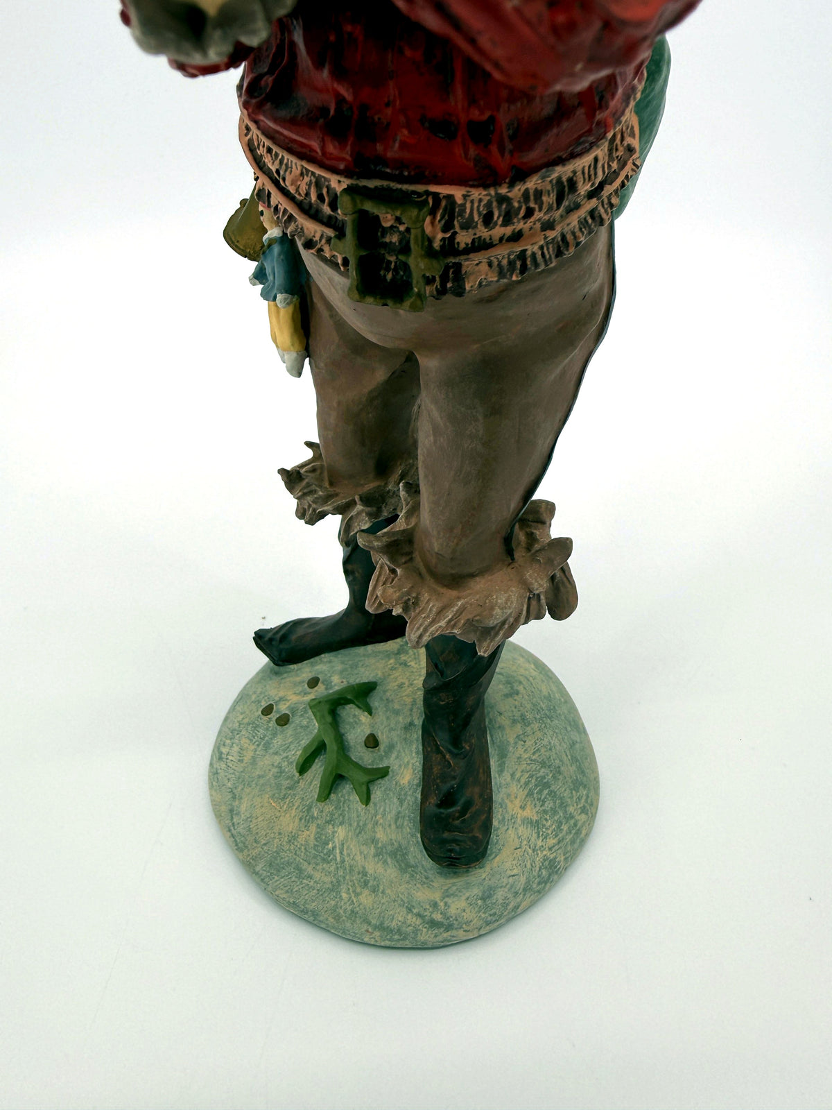 Detail: The Pixie belt with tiny elf charm and base (enhanced)
