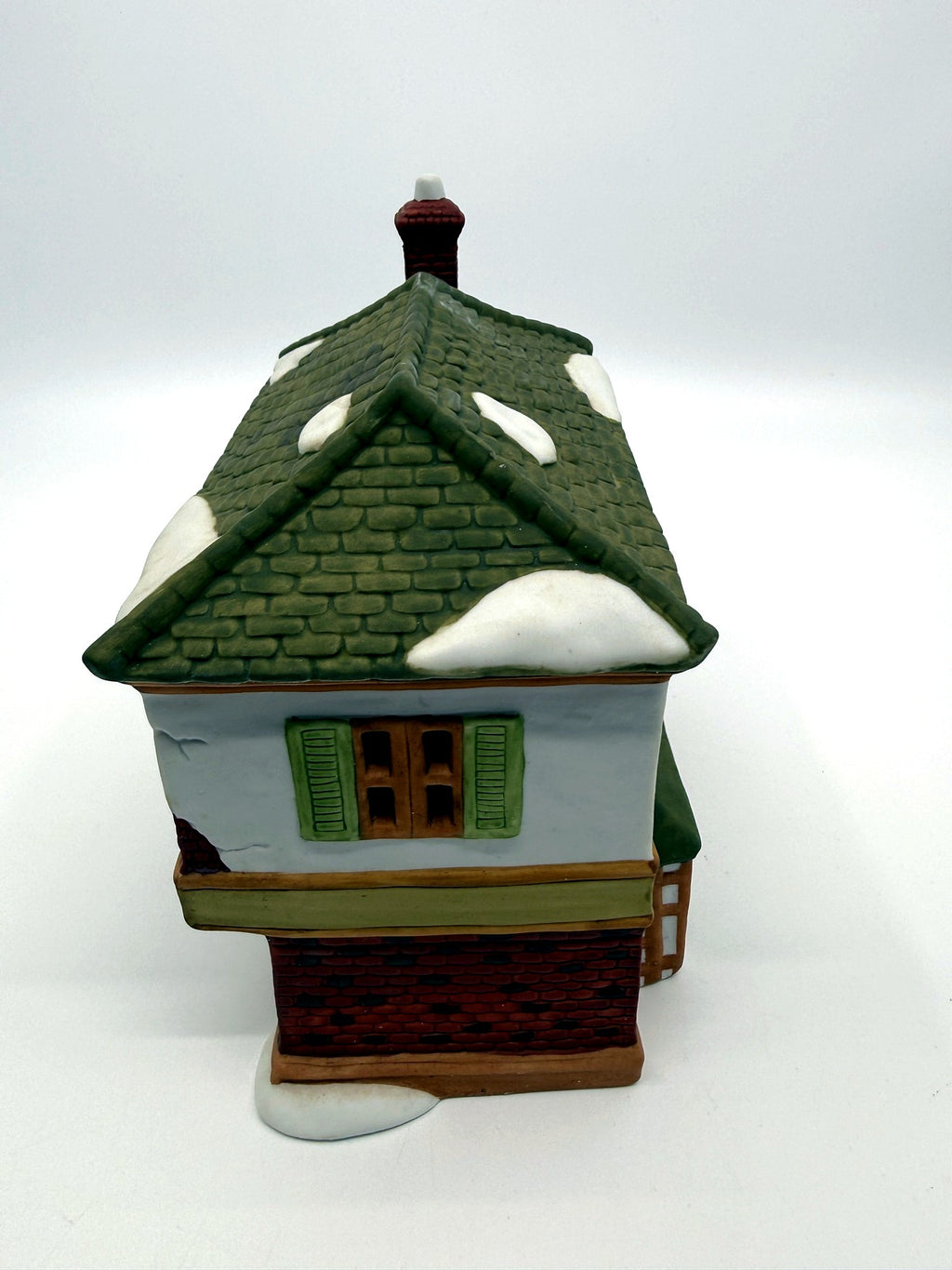 Department 56 Scrooge & Marley Counting House, Dickens' Village, 1986 – side view with gable end and green shutters